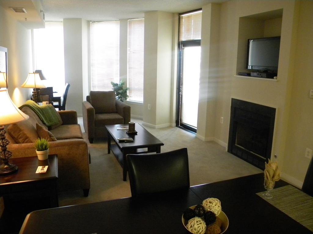 Madison Hospitality At 1401 Joyce Street Arlington Bilik gambar